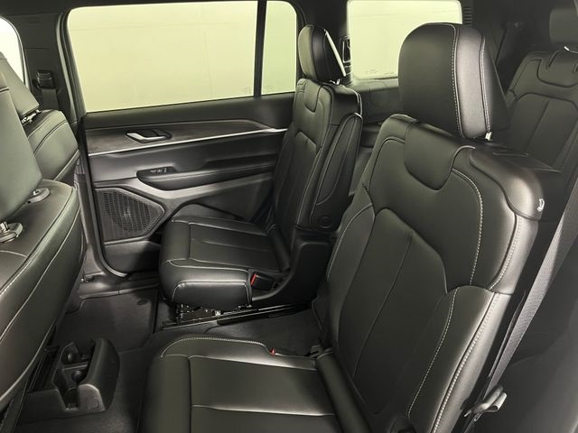 2025 Jeep Grand Cherokee Limited photo 7