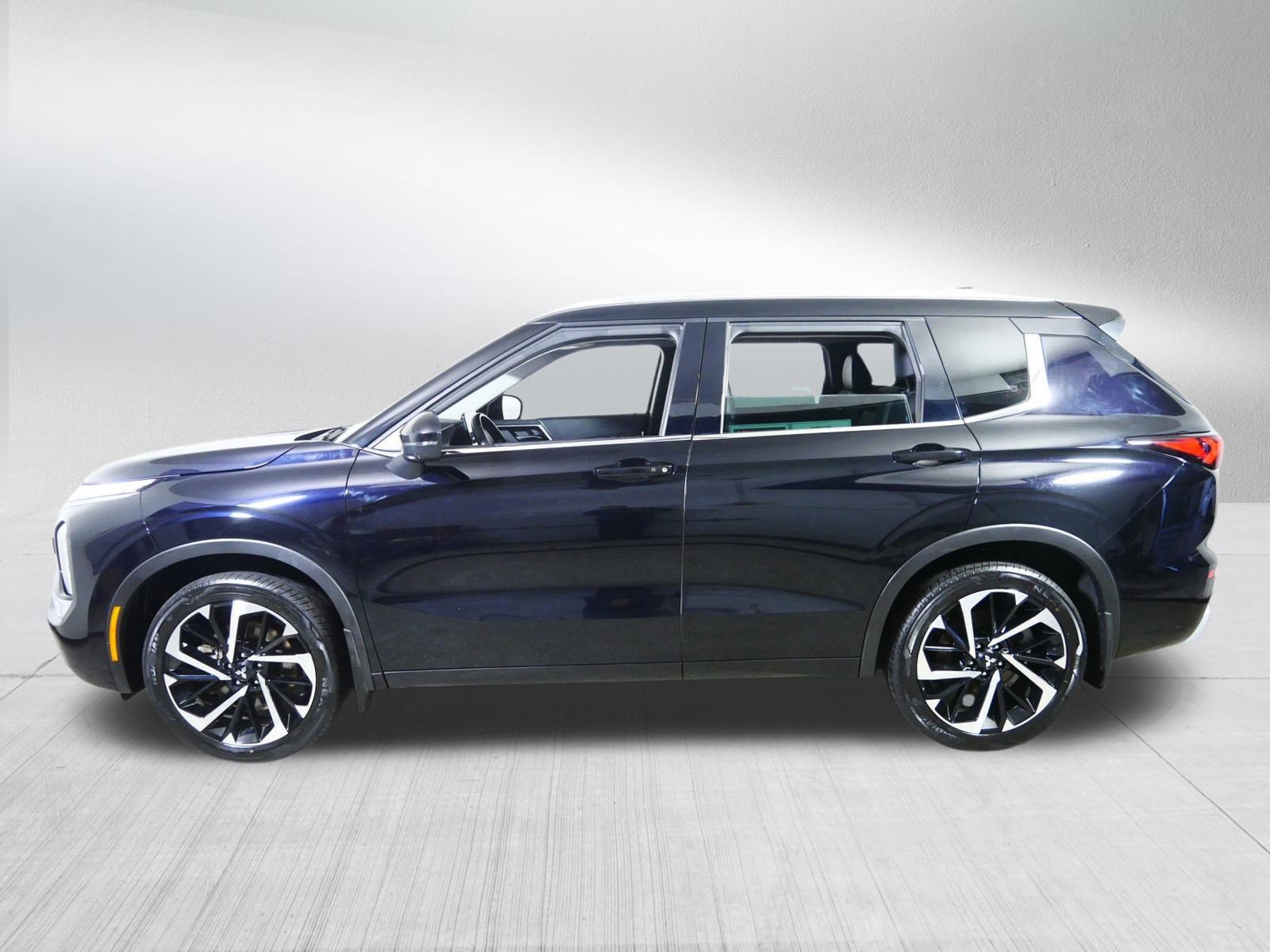2022 Mitsubishi Outlander SEL photo 4