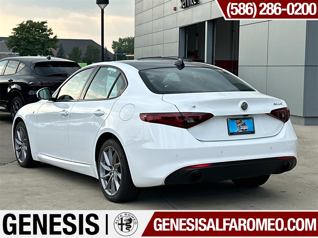 2022 Alfa Romeo Giulia Ti photo 4