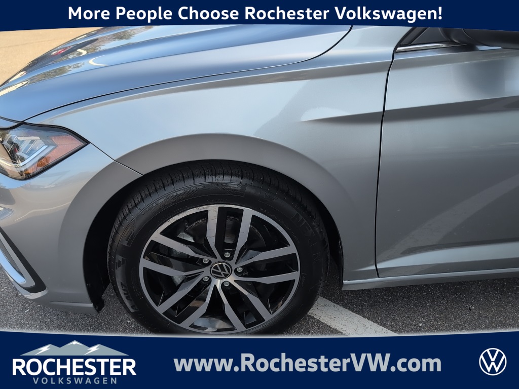 2025 Volkswagen Jetta 1.5T SE photo 2
