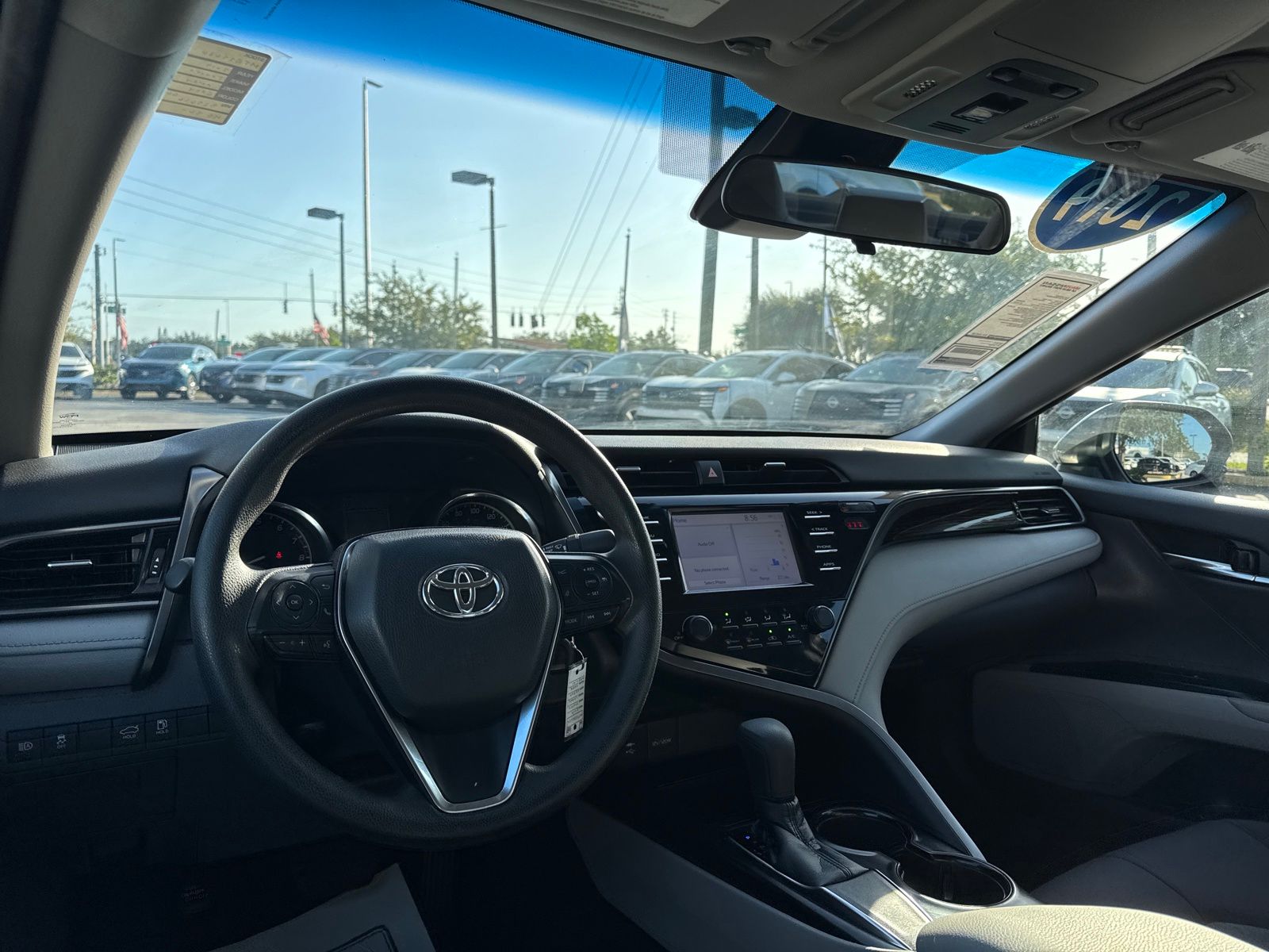 2019 Toyota Camry LE photo 11