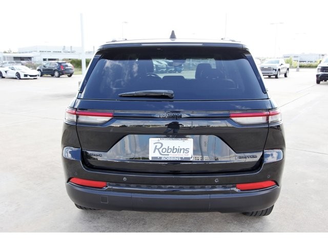 2024 Jeep Grand Cherokee Limited photo 4