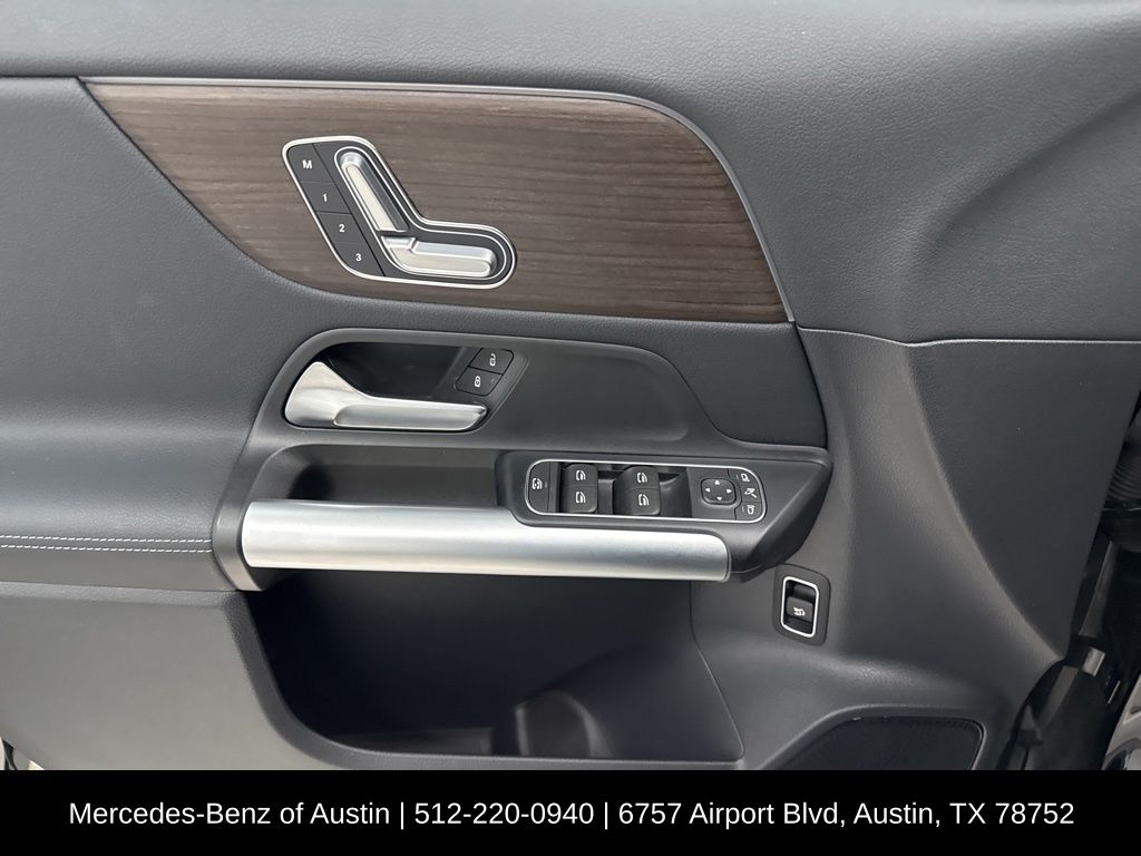2025 Mercedes Benz GLA 250 photo 11