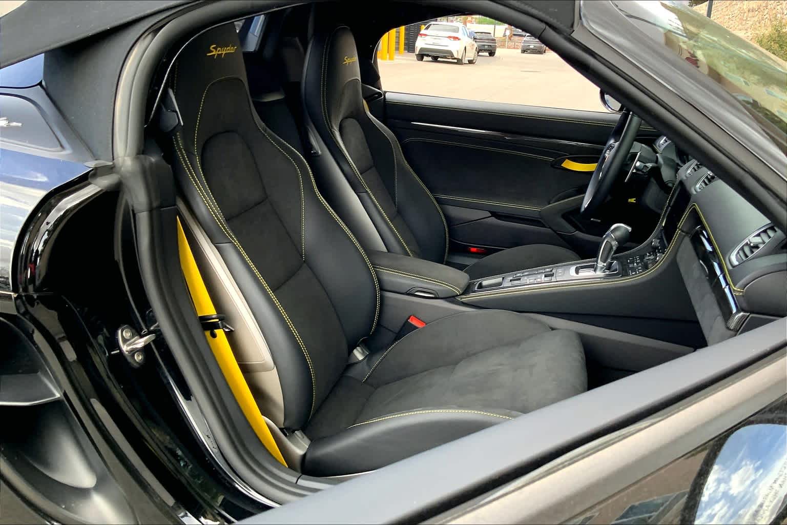 2022 Porsche Boxster Spyder photo 8