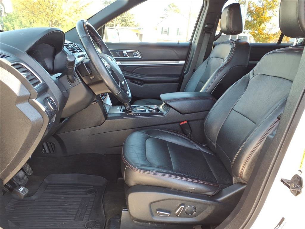 2018 Ford Explorer Sport photo 2