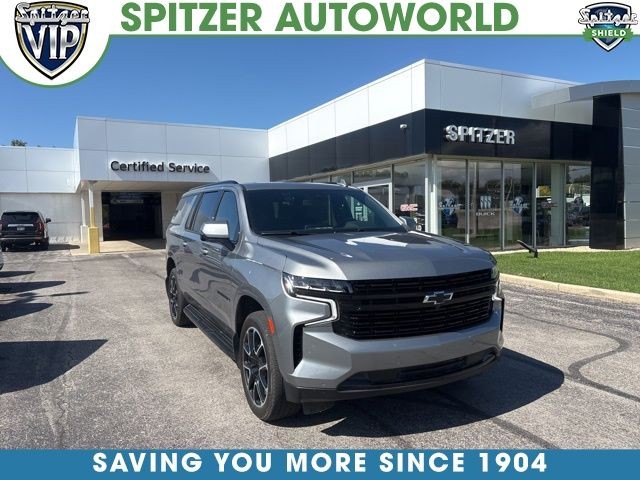 2023 Chevrolet Suburban RST's photo