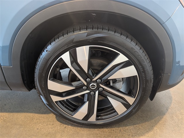 2023 Volvo XC40 Ultimate photo 10
