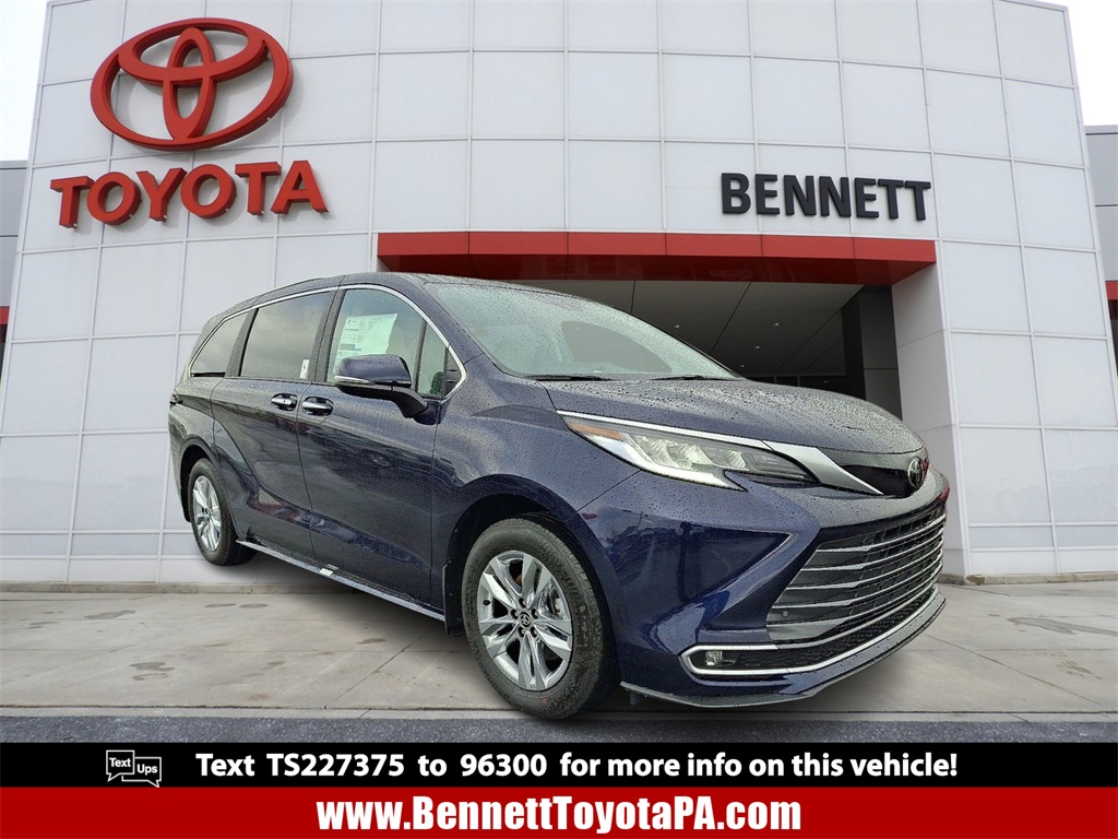 2026 Toyota Sienna Limited's photo