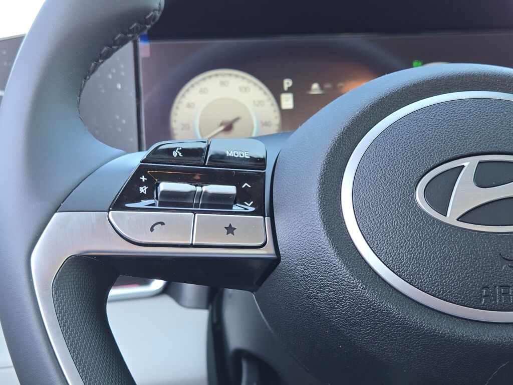 2025 Hyundai Elantra Hybrid Limited photo 18