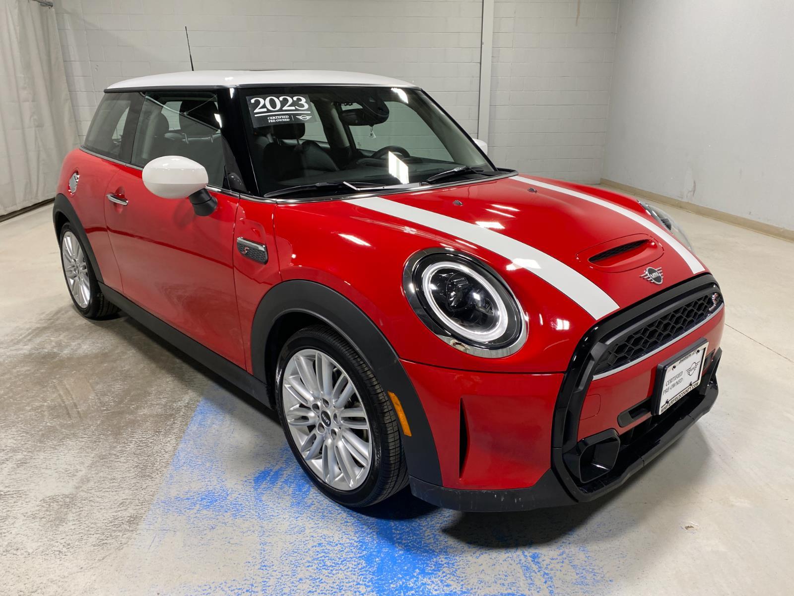 2023 MINI 3 Door S's photo