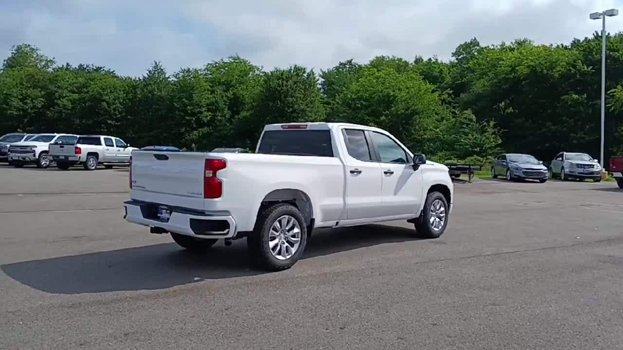 2025 Chevrolet Silverado 1500 Custom photo 5