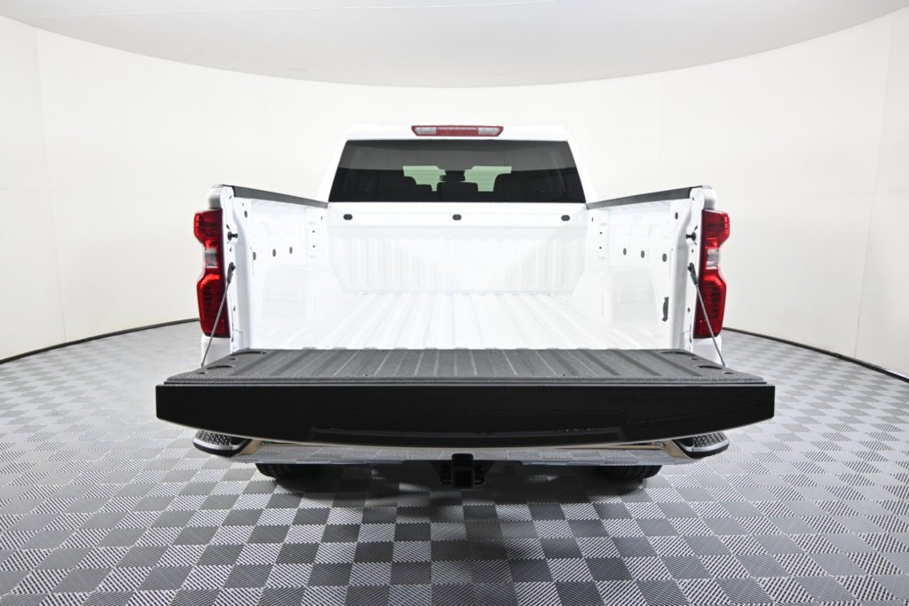 2025 Chevrolet Silverado 1500 LT photo 4