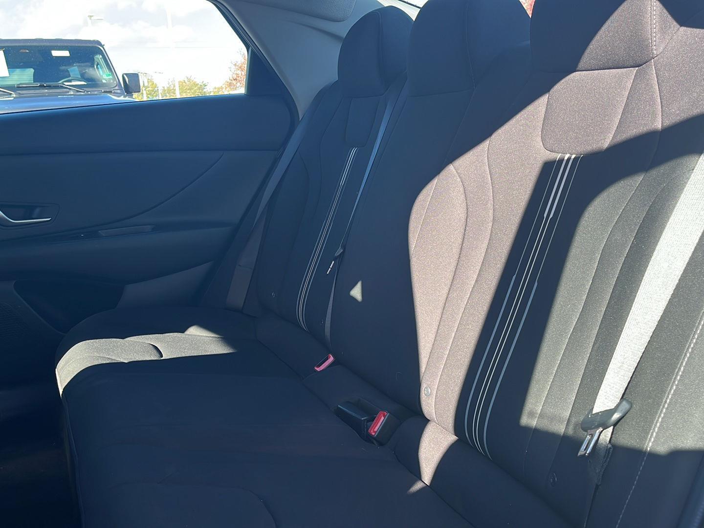 2024 Hyundai Elantra SEL photo 2