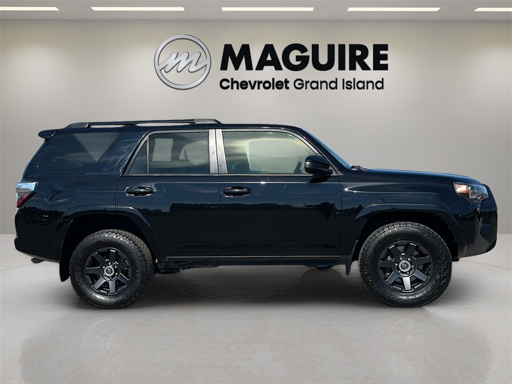 2022 Toyota 4Runner SR5 Trail photo 9