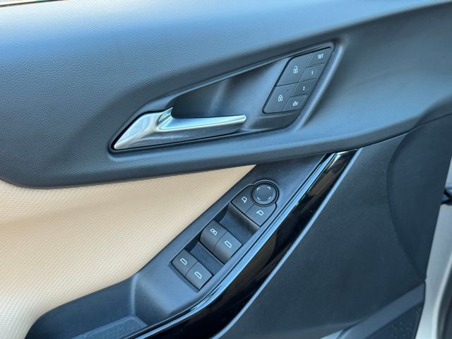 2025 Chevrolet Equinox LT photo 4