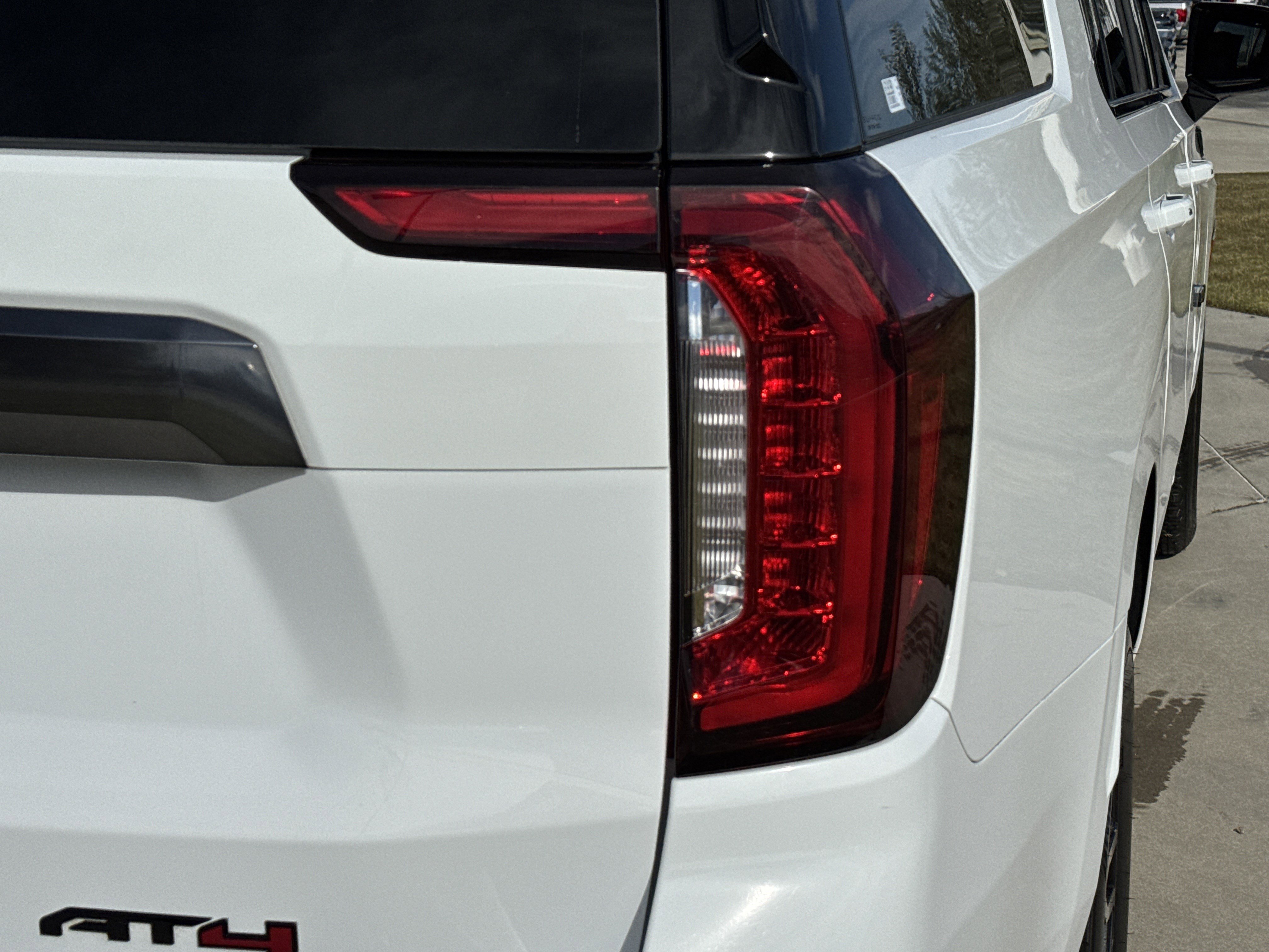 2023 Gmc Yukon XL AT4 photo 2