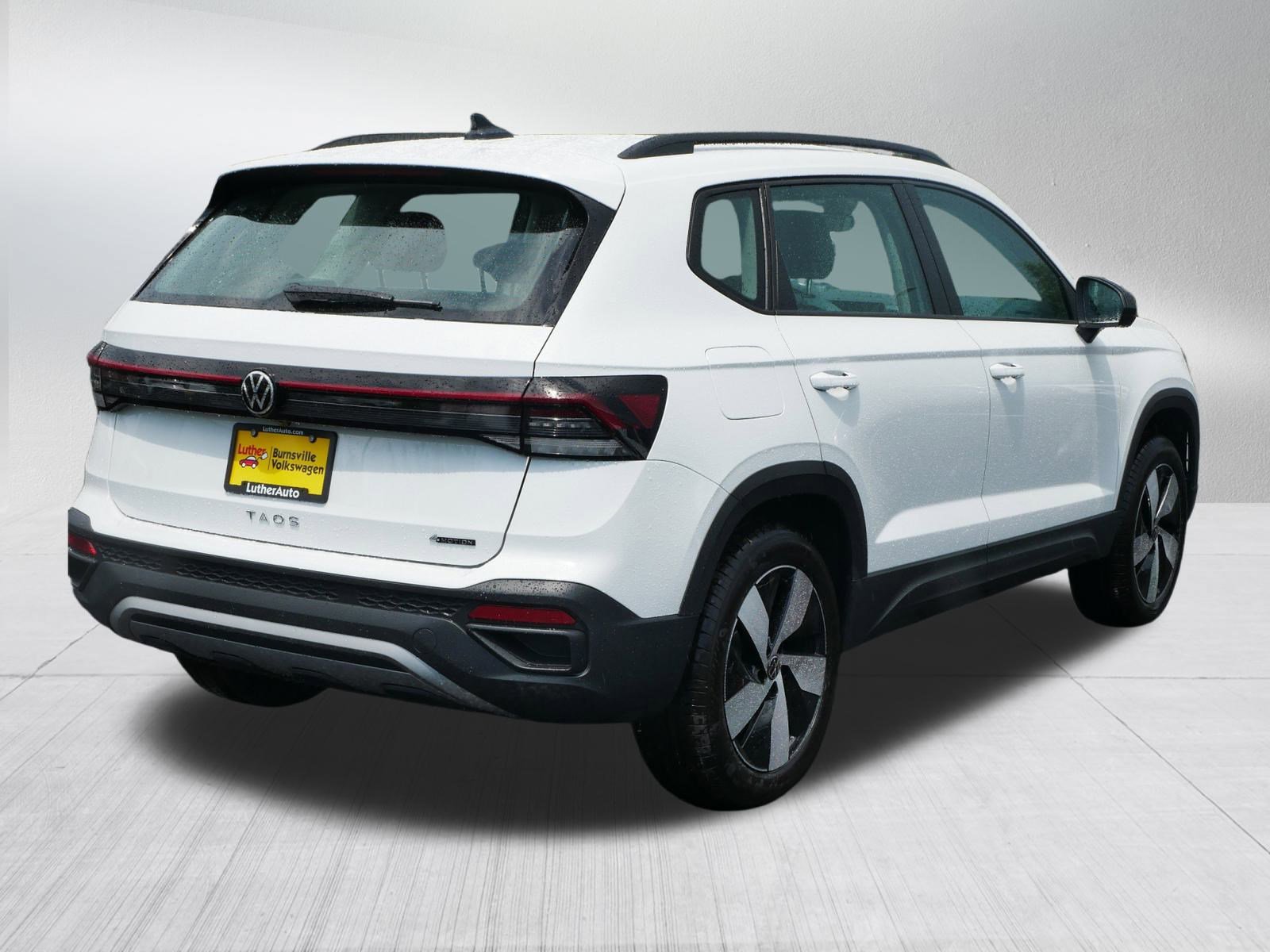 2025 Volkswagen Taos S photo 4