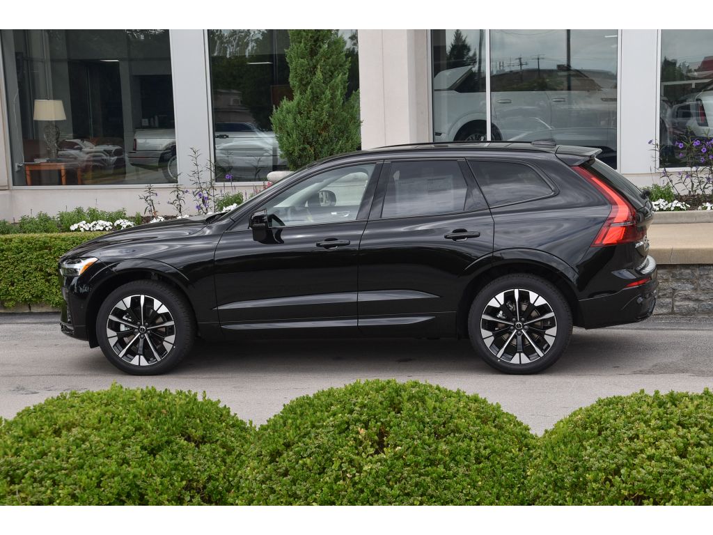 2026 Volvo XC60 B5 Plus photo 5