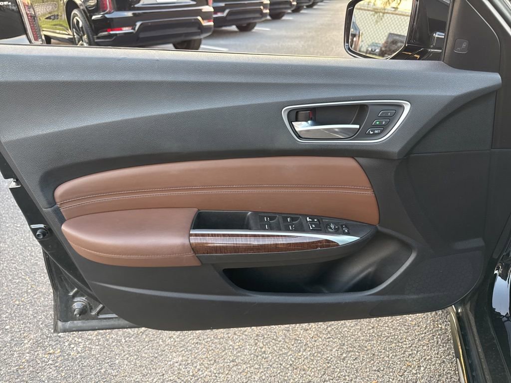 2018 Acura TLX Technology photo 12