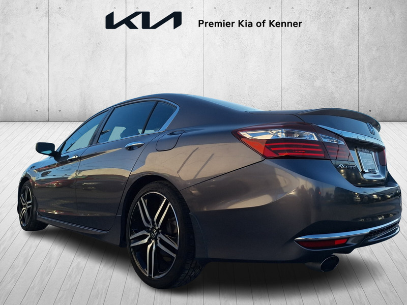 2016 Honda Accord Sport photo 3