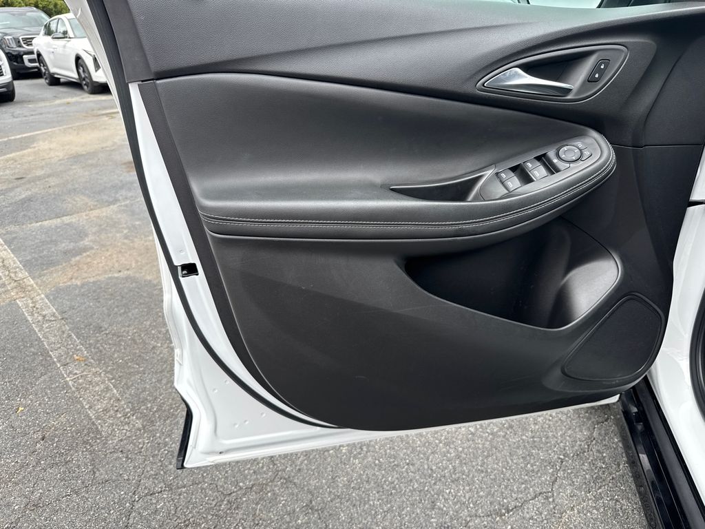 2024 Buick Encore GX Sport Touring photo 11