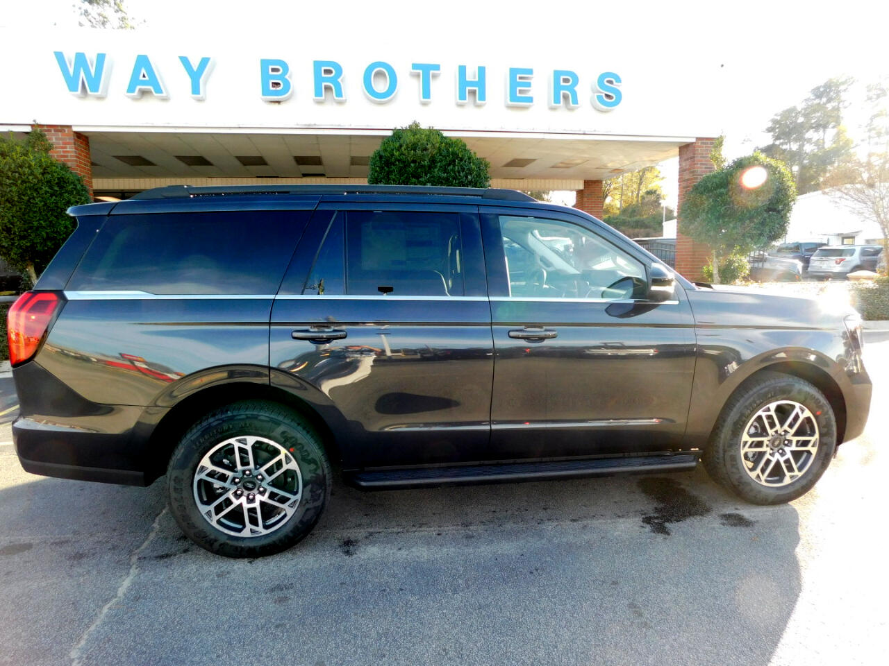 2026 Ford Expedition Active's photo