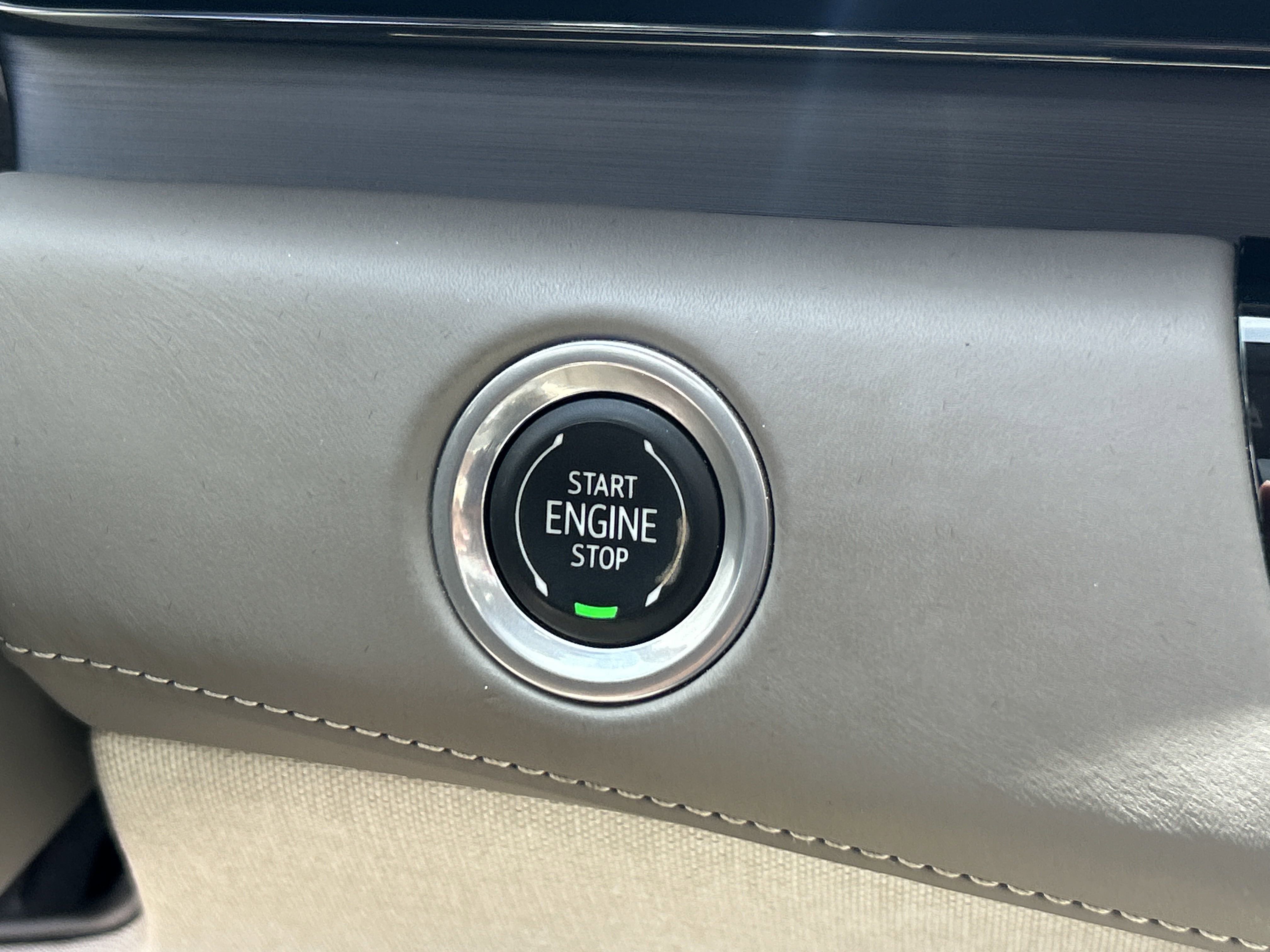 2021 Cadillac Escalade Premium Luxury Platinum photo 17