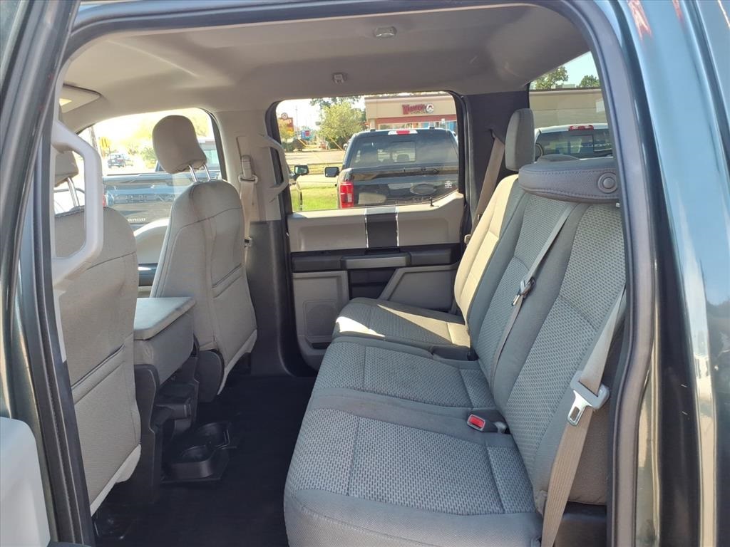 2015 Ford F-150 XLT photo 8
