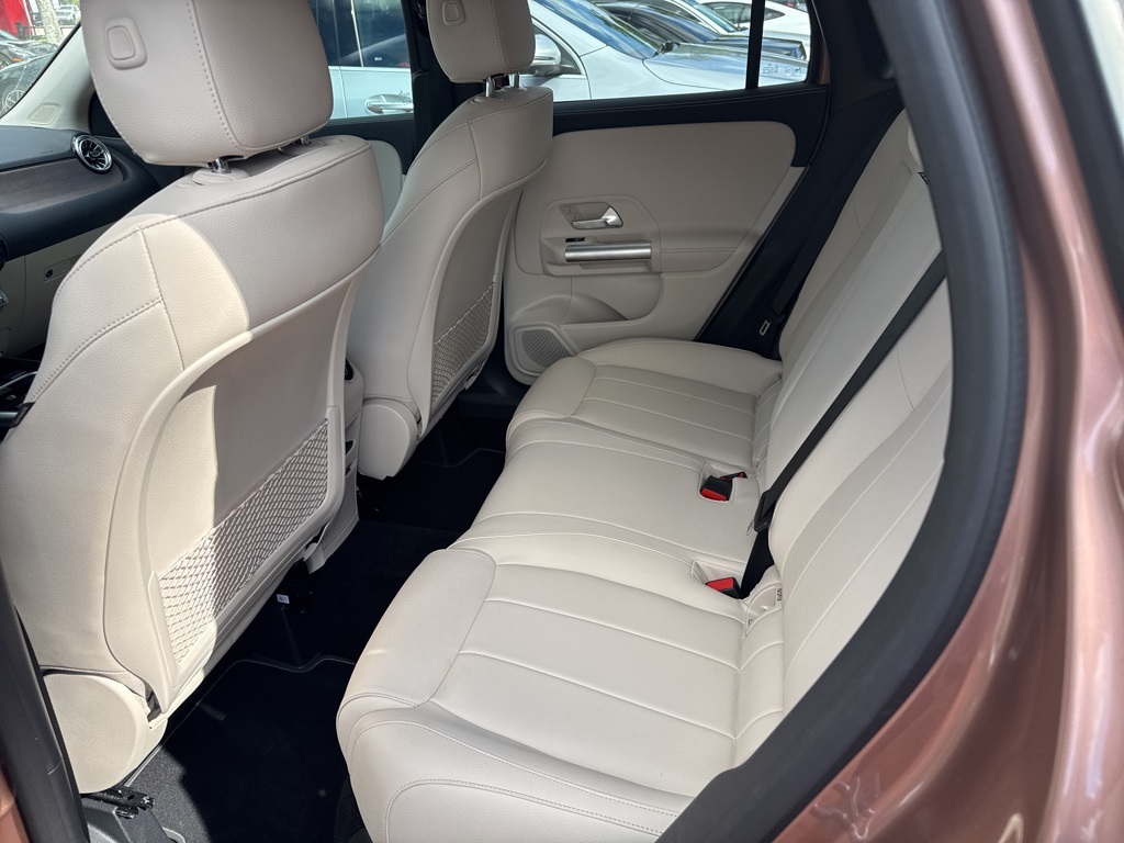 2023 Mercedes Benz GLA 250 photo 2