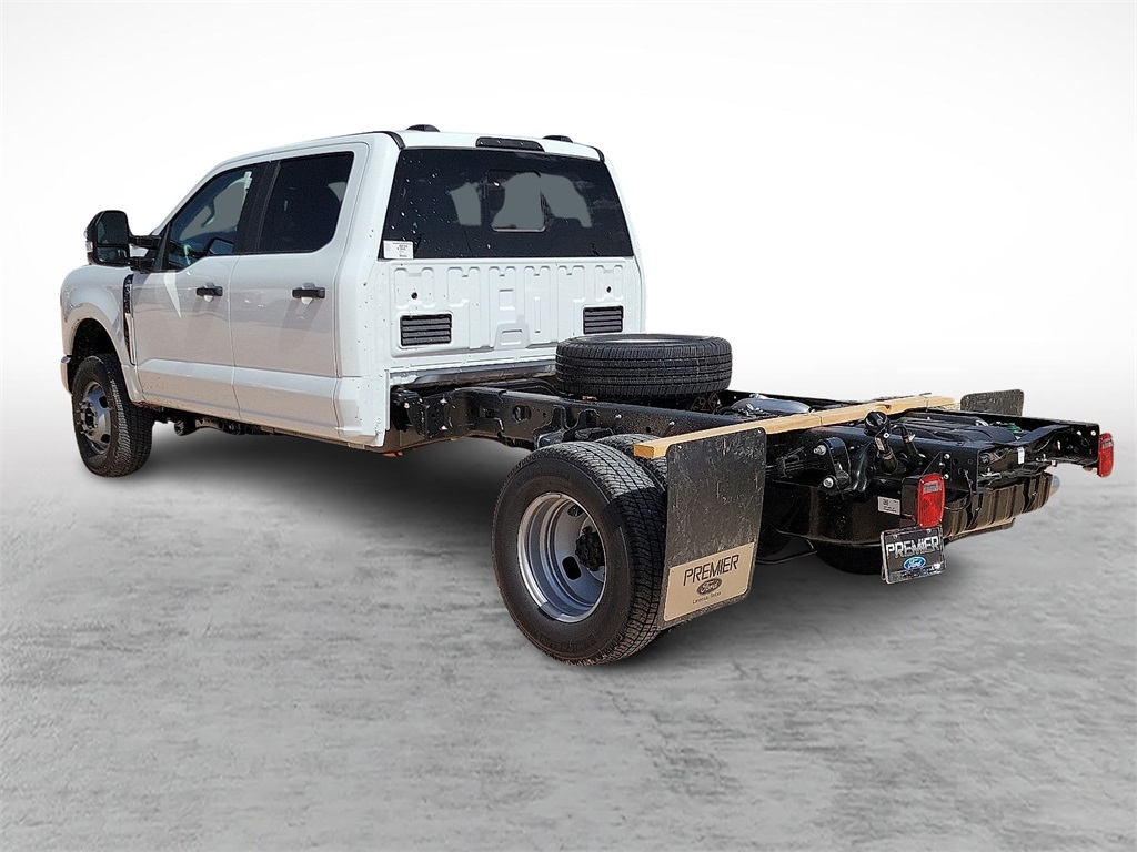 2025 Ford F-350 photo 7