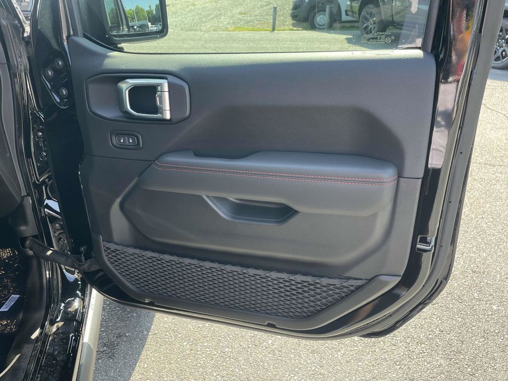 2025 Jeep Gladiator Rubicon photo 14
