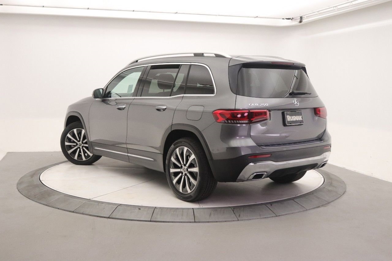 2022 Mercedes Benz GLB 250 photo 2