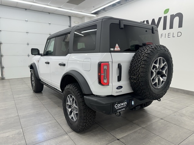 2025 Ford Bronco Badlands photo 2
