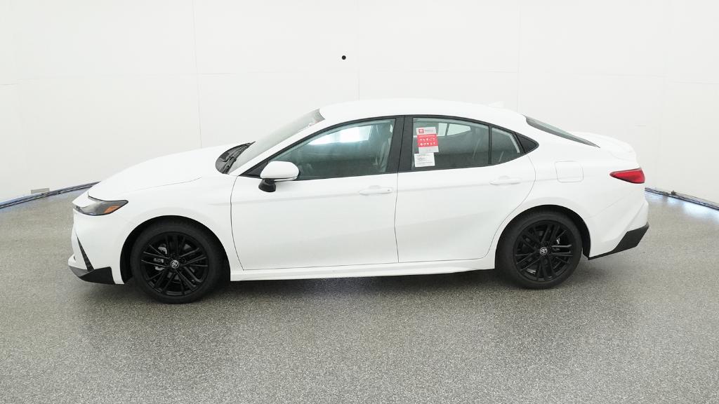 2025 Toyota Camry SE photo 9