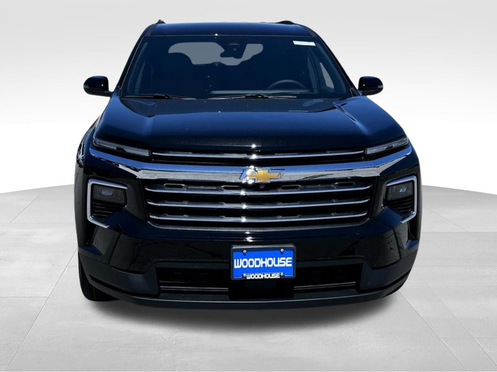 2025 Chevrolet Traverse photo 2