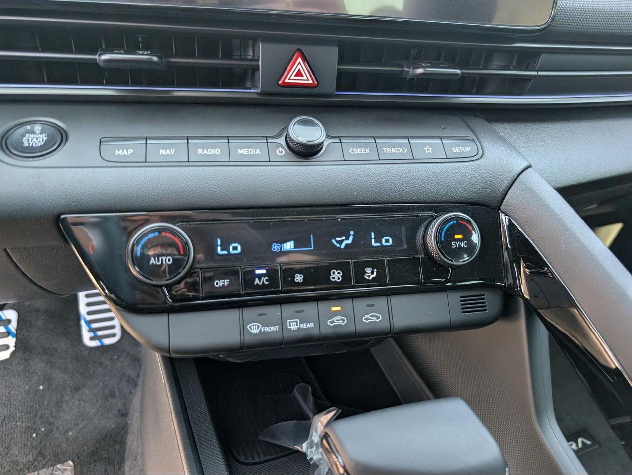 2025 Hyundai Elantra Hybrid SEL Sport photo 11