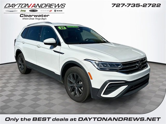2024 Volkswagen Tiguan SE's photo