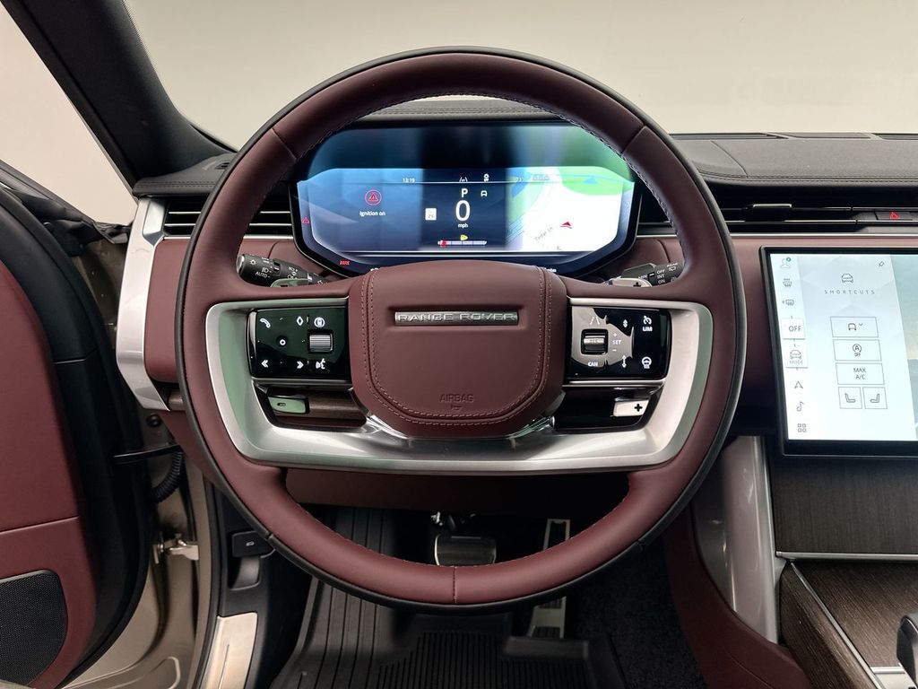 2025 Land Rover Range Rover SE photo 12