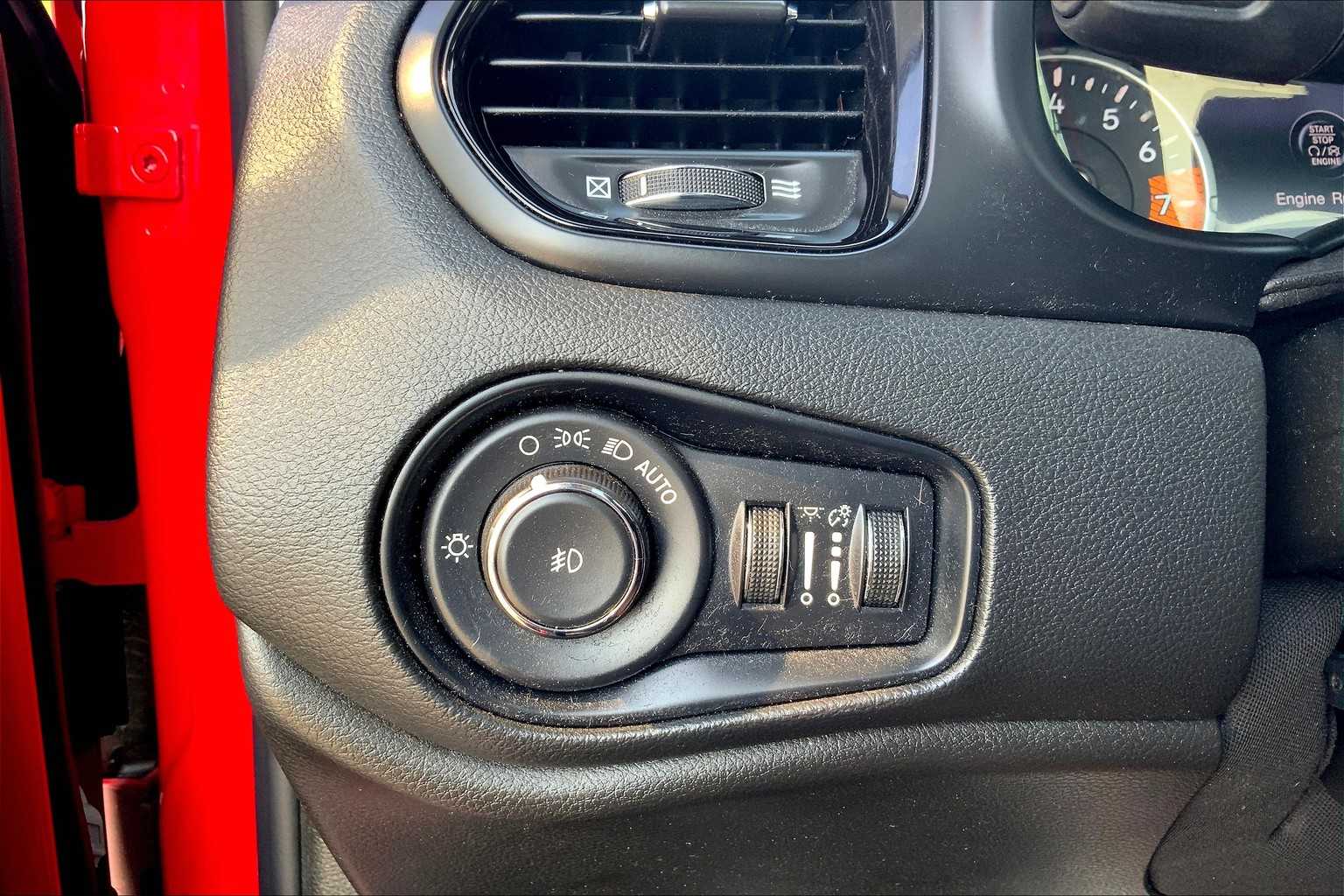 2023 Jeep Renegade Latitude photo 33