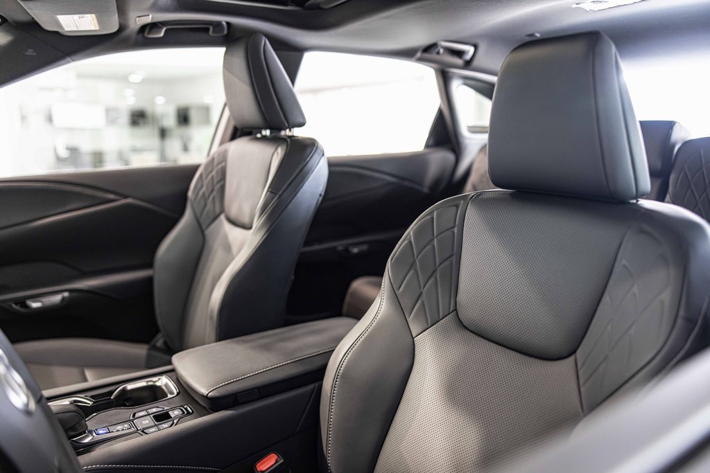 2025 LEXUS RX - Image 18