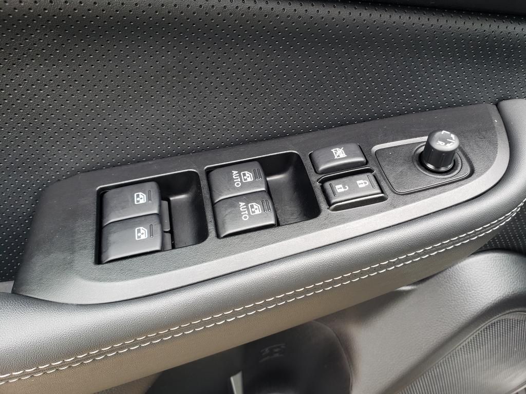 2017 Subaru Outback 3.6R Limited photo 25