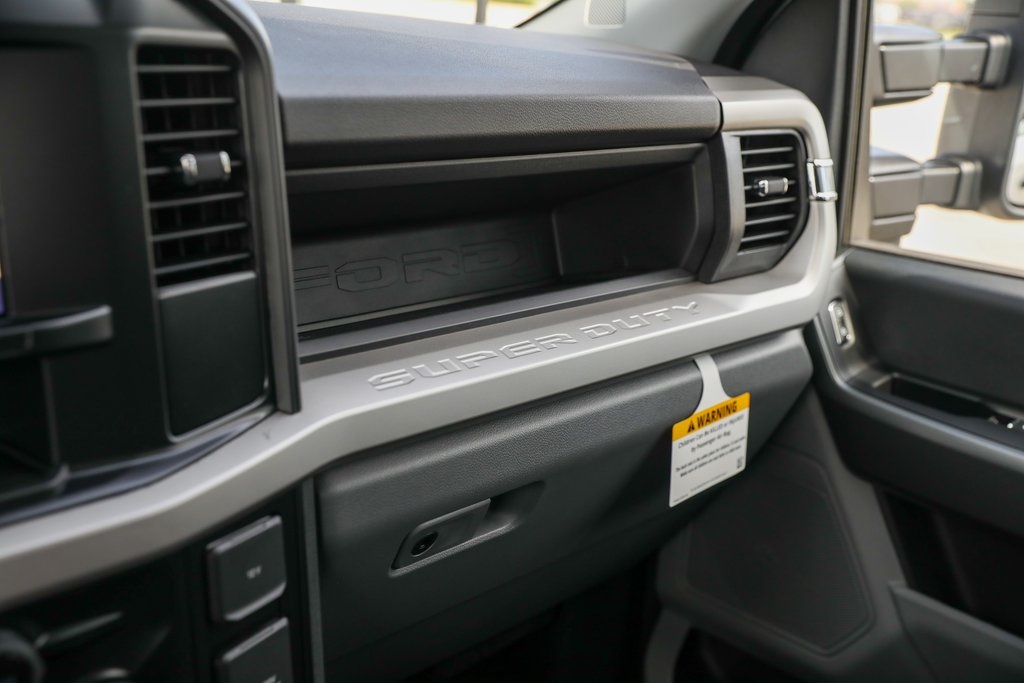 2025 Ford F-350 XL photo 43