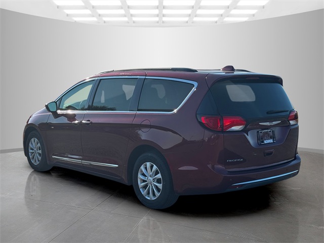 2017 Chrysler Pacifica Touring L photo 5