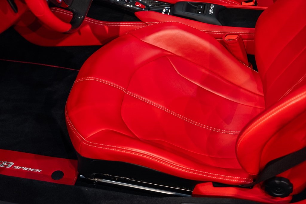 2023 Ferrari F8 Spider Base photo 22