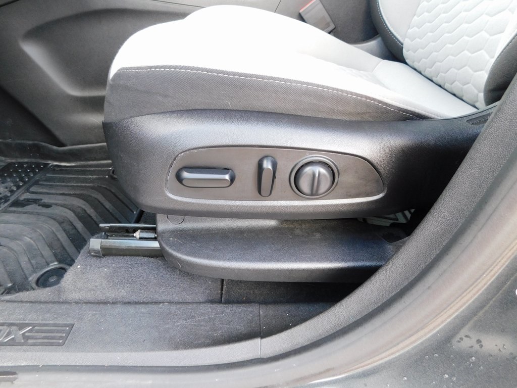 2020 Chevrolet Equinox LT photo 10