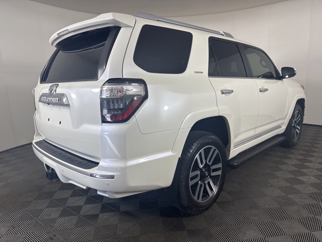 2022 Toyota 4Runner Limited photo 2