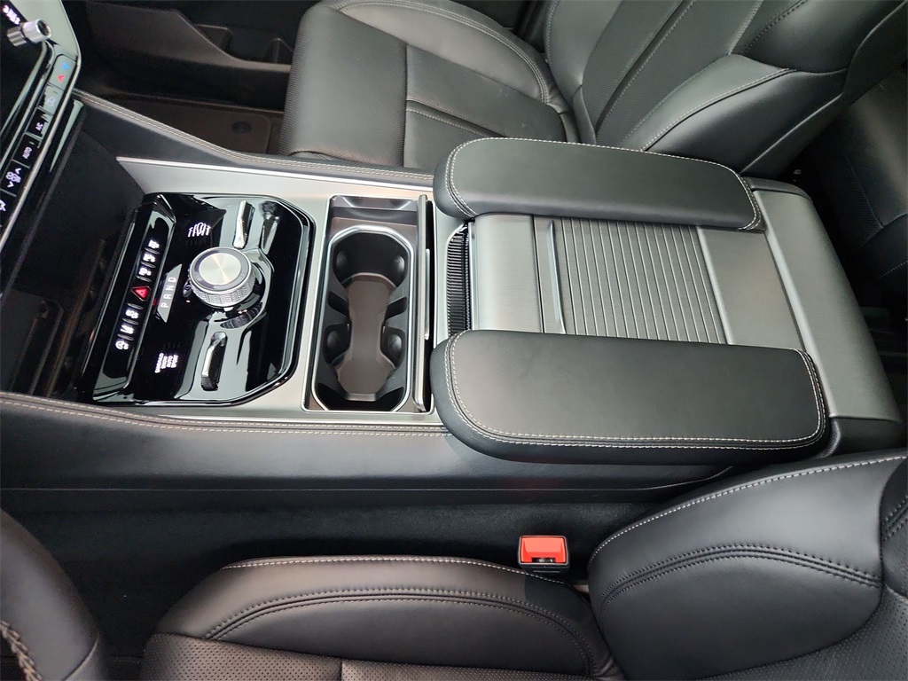 2025 Jeep Wagoneer L Series II photo 26