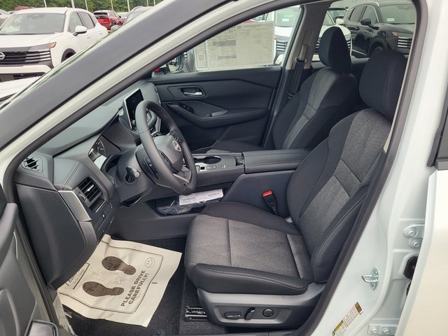 2026 Nissan Rogue SV photo 13