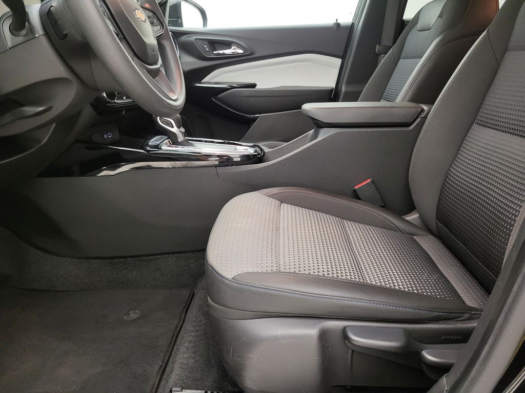 2024 Chevrolet Trax LT photo 22