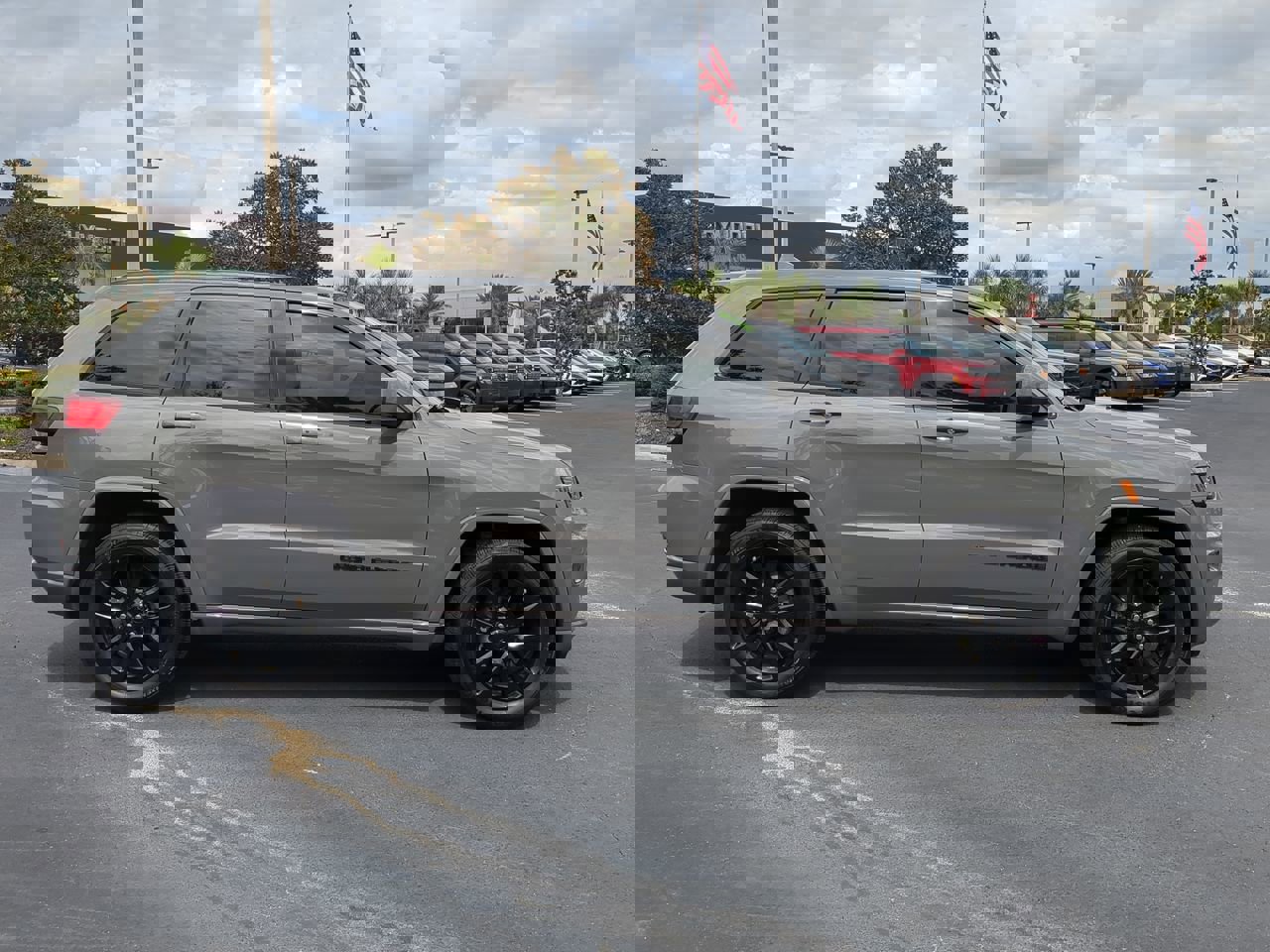 2020 Jeep Grand Cherokee Altitude photo 11